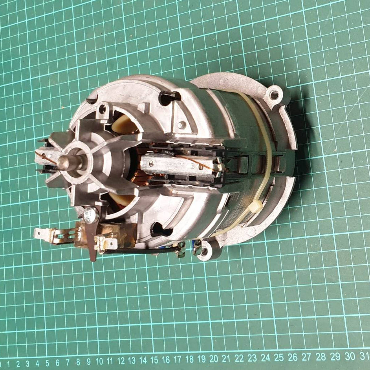 Cappuccio Di Ricambio Per Tagliaerba Flymo - Compatibile Con Modelli Contour, XT, 500, 600HD, 700 - Foto 7